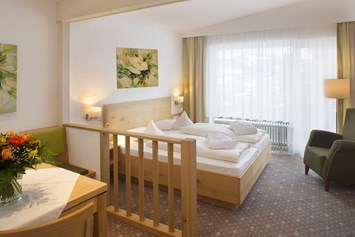 Wanderhotel: Einrichtungsbeispiel Doppelzimmer  - Hotel Interest of Bavaria
