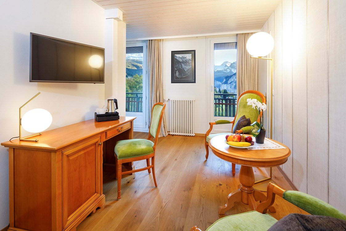 Wanderhotel: Juniorsuite mit Jungfraublick und Balkon - Beausite Park Hotel Wengen