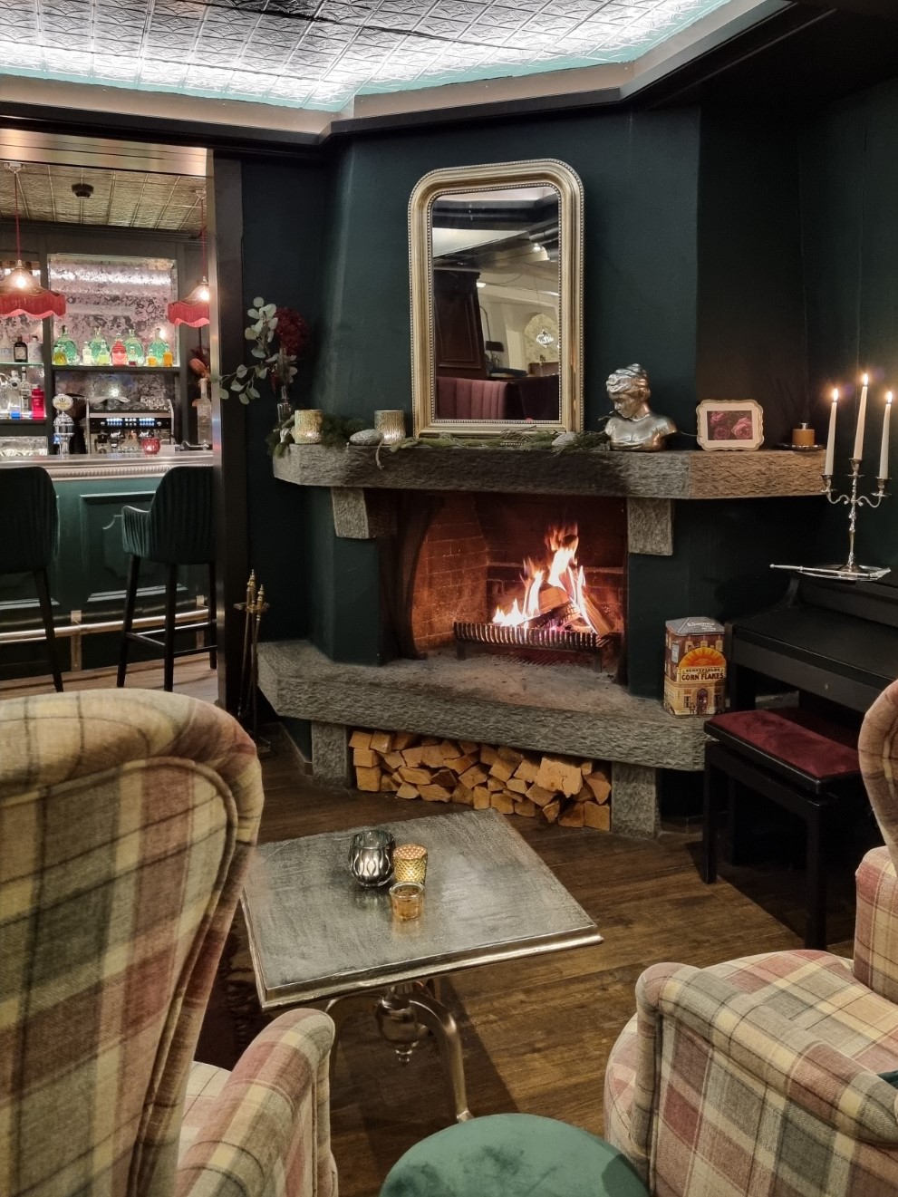 Wanderhotel: Kaminbar - Le Mirabeau Resort & Spa Zermatt