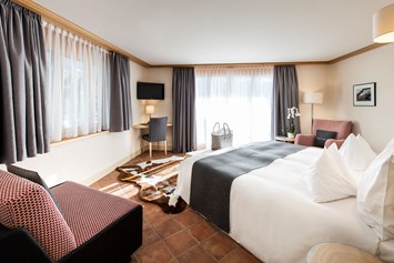 Wanderhotel: Doppelzimmer Chalet Golfino - GOLFHOTEL Les Hauts de Gstaad & SPA
