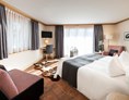 Wanderhotel: Doppelzimmer Chalet Golfino - GOLFHOTEL Les Hauts de Gstaad & SPA