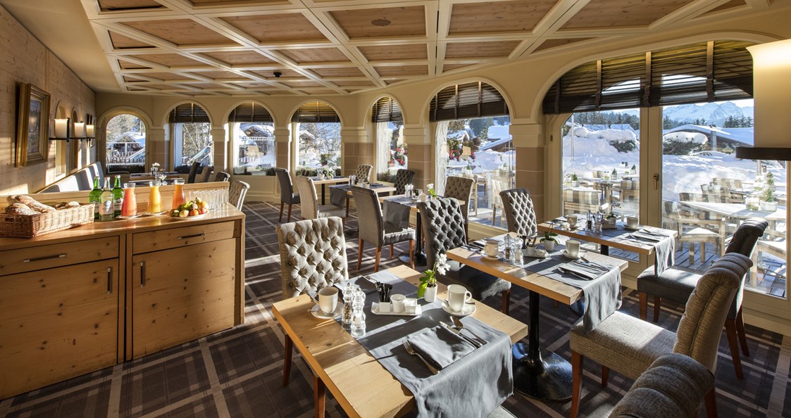 Wanderhotel: Restaurant «Möserstube» - GOLFHOTEL Les Hauts de Gstaad & SPA