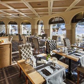 Wanderhotel: Restaurant «Möserstube» - GOLFHOTEL Les Hauts de Gstaad & SPA