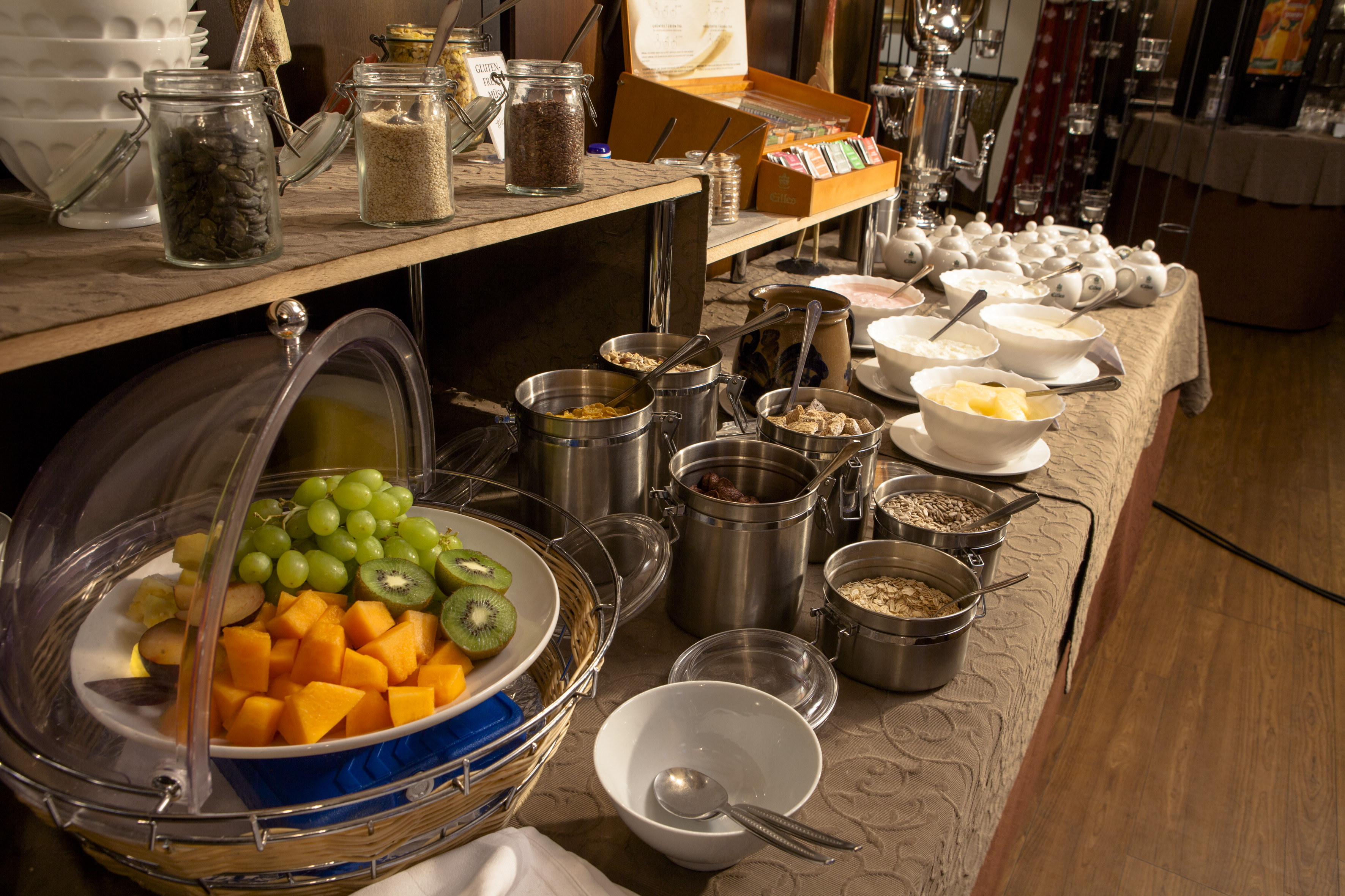 Wanderhotel: Frühstücksbuffet - Hotel zur Post - Waldbreitbach 