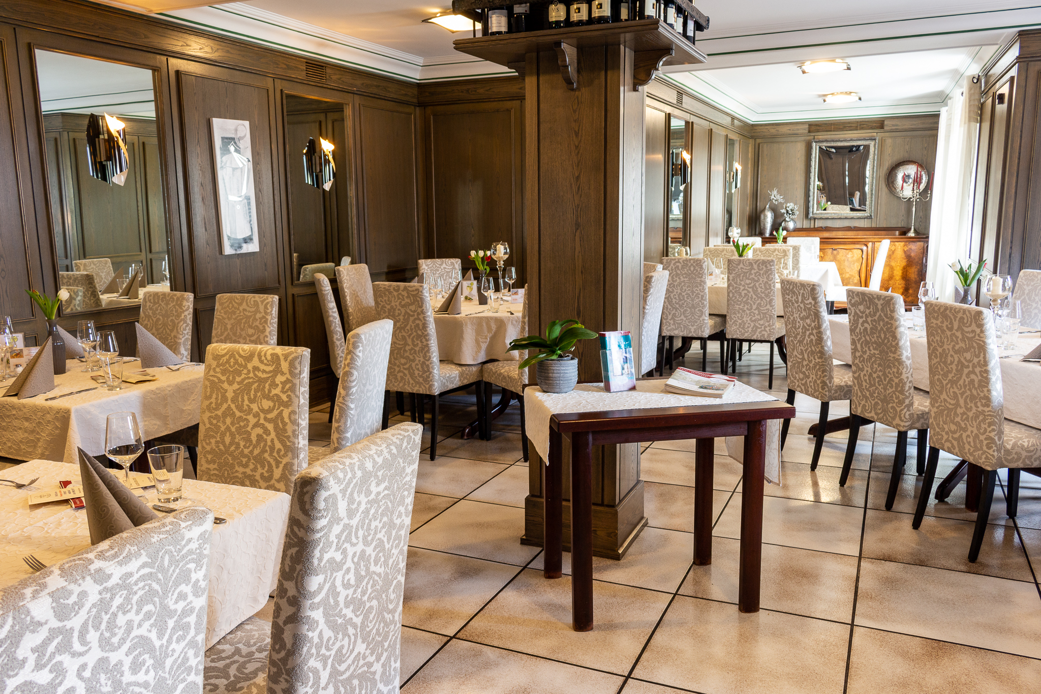 Wanderhotel: Weinstube  - Hotel zur Post - Waldbreitbach 