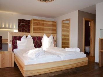 Hotel Fritz - Wohnzimmer im Wald Zimmerkategorien Deluxe Doppelzimmer