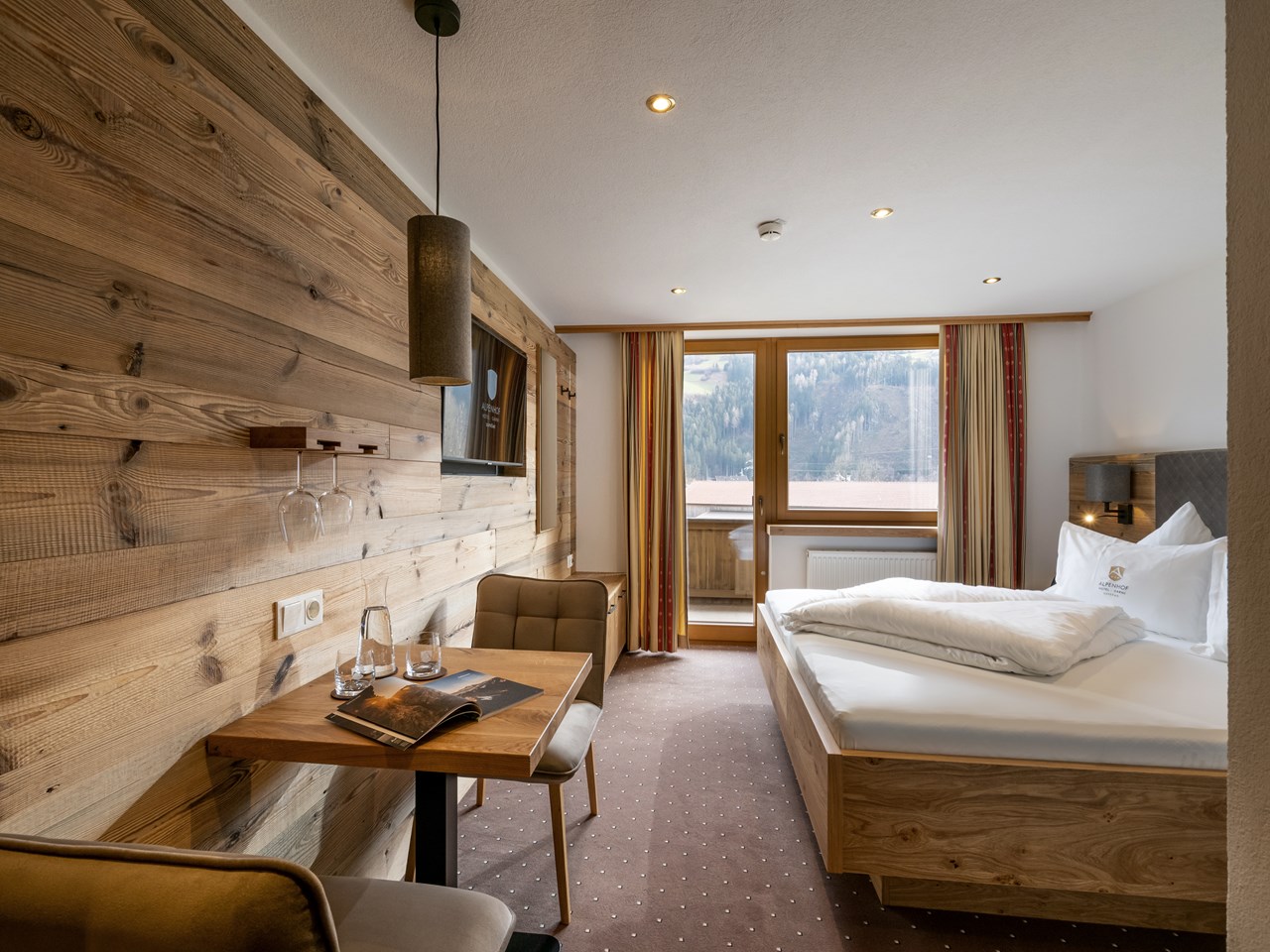 Alpenhof Hotel Garni Suprême Zimmerkategorien Deluxe Doppelzimmer mit Balkon