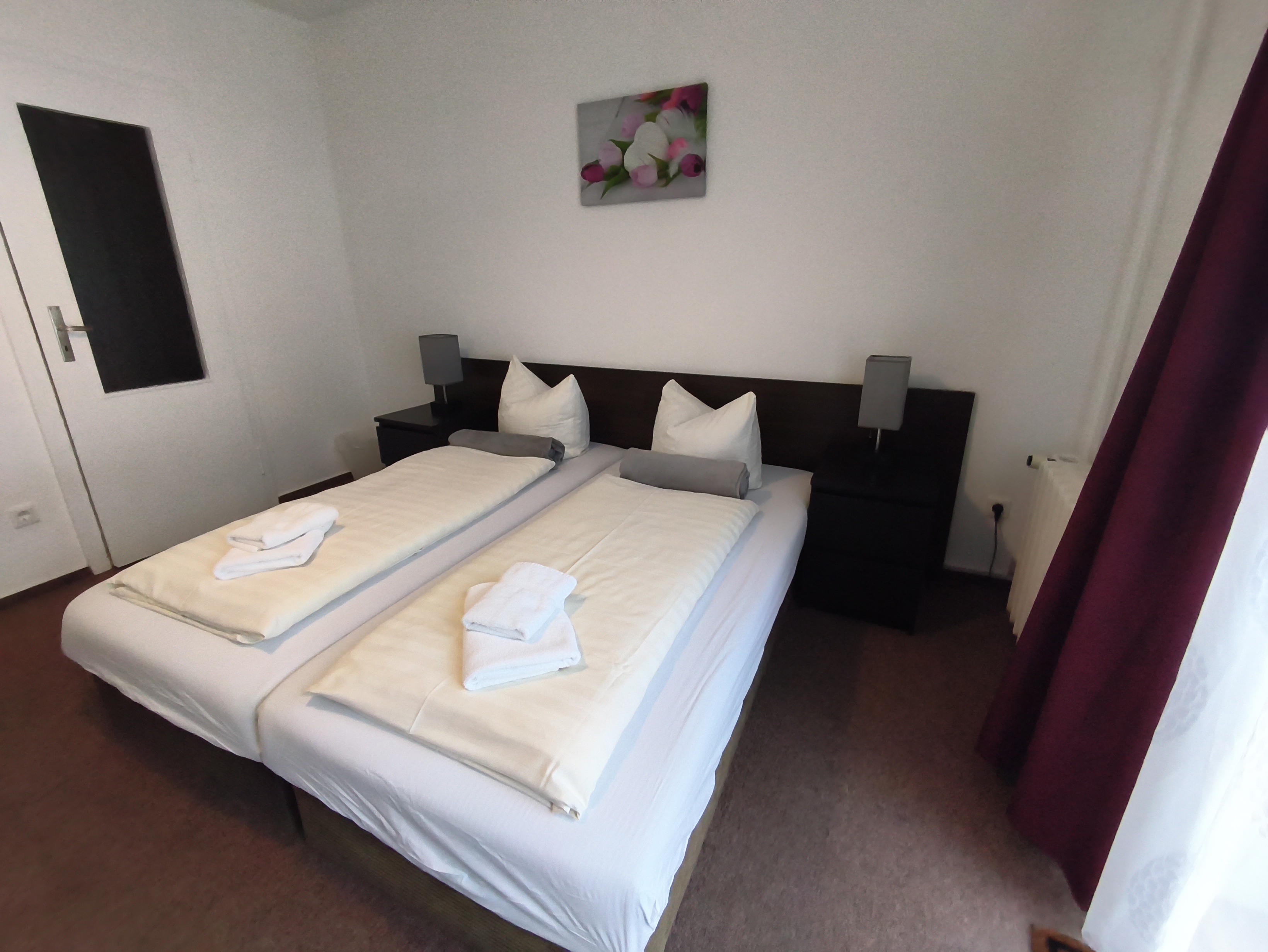 Wanderurlaub - Parkplatz: kostenlos beim Hotel - Zwota - Zimmer mit Balkon - Ferienhotel Zwotatal
