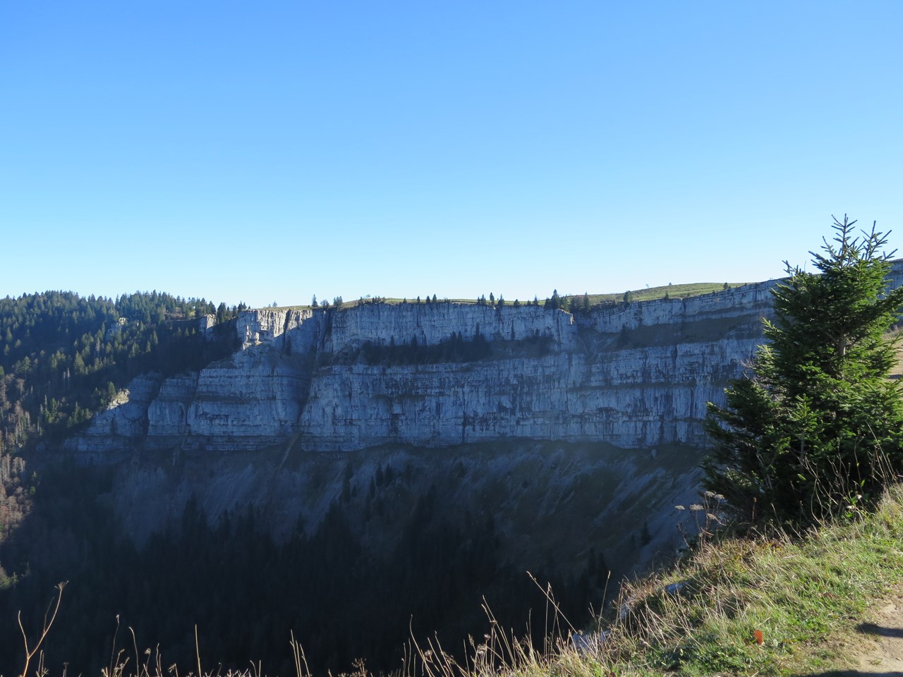 Hôtel de l'Aigle Tourentipps Creux du Van Tour