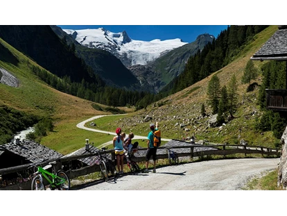 Wanderurlaub - Fahrstuhl - wandern - Hotel Goldried