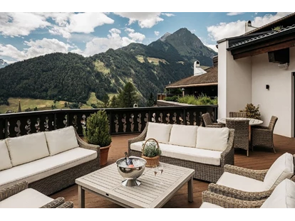 Wanderurlaub - Fahrstuhl - Panorama Sonnenterrasse - Hotel Goldried