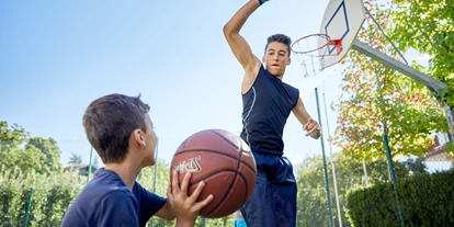 Wanderurlaub - Kinderbetreuung - Italien - Basketballplatz - Feldhof DolceVita Resort