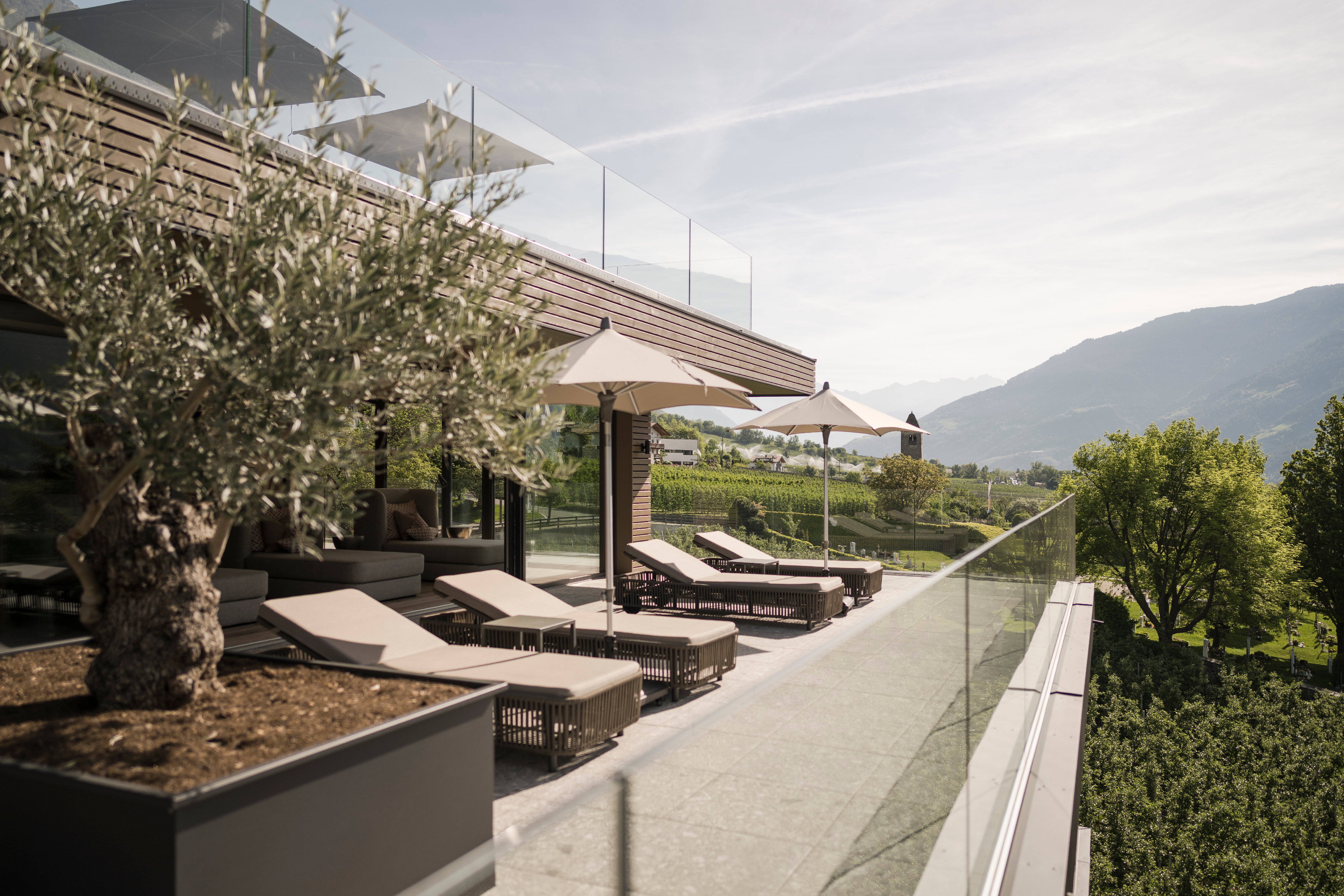 Wanderhotel: Sonnenterrasse im Sky-Spa - Feldhof DolceVita Resort