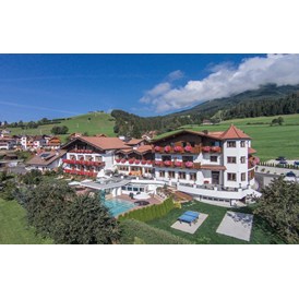 Wanderhotel: Tirolerhof im Sommer - Hotel Tirolerhof