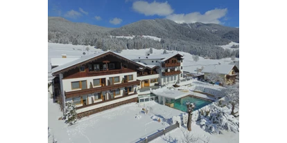 Wanderurlaub - ST. VIGIL - Tirolerhof im Winter - Hotel Tirolerhof