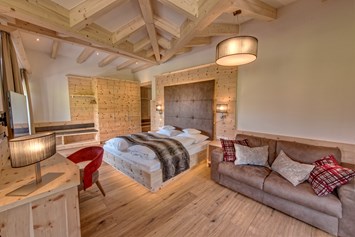 Wanderhotel: Beispiel einer Suite im Tirolerhof. 
Jede Suite ist individuell eingerichtet! - Hotel Tirolerhof