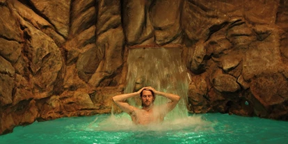 Wanderurlaub - Klobenstein - Sprudelnde Lebenslust:
Das Adults-Only-Hotel, Sonnenhotel Adler in Villanders bei Klausen, ist ein Ort der inneren Ruhe, wo Kopf und Herz sich öffnen. Spüren Sie dabei wieder das Wertvollste im Leben: den Partner, die Gesundheit, die Natur - und sich selbst. - Sonnenhotel Adler