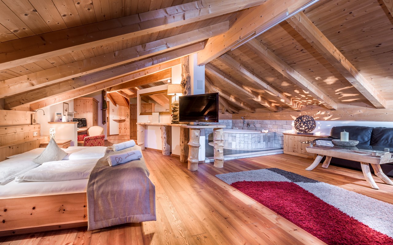 Hotel Bergschlössl Zimmerkategorien Die Turmsuite