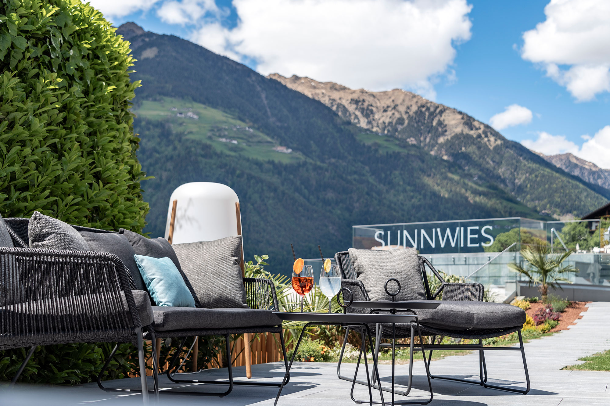 Wanderhotel: Cocktails beim Schwimmbad - Hotel Sunnwies