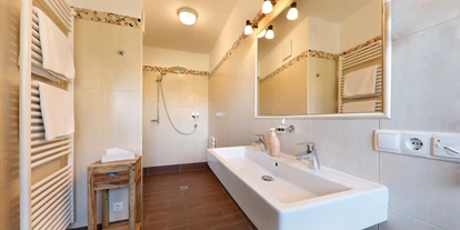 Wanderurlaub - Fahrstuhl - Badezimmer Hotel Steinegger Eppan  - Hotel - Gasthof Steinegger Eppan