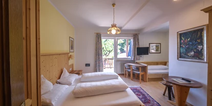 Wanderurlaub - Fahrstuhl - Zimmer Michel Hotel Steinegger Eppan  - Hotel - Gasthof Steinegger Eppan