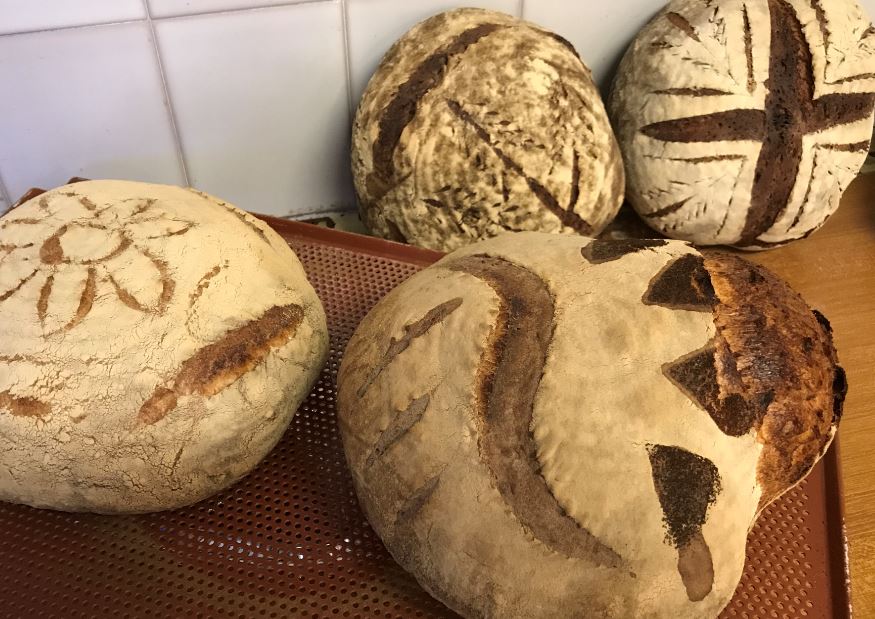 Wanderhotel: Frisches Brot  Gasthof Steinegger Eppan - Hotel - Gasthof Steinegger Eppan