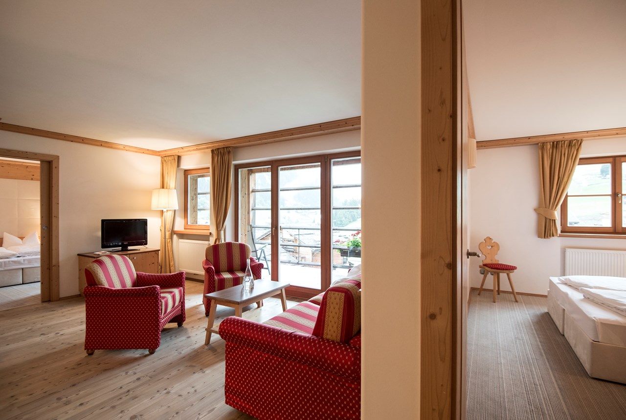 Post Alpina - Family Chalets Dolomites Zimmerkategorien Suite Settimo Cielo