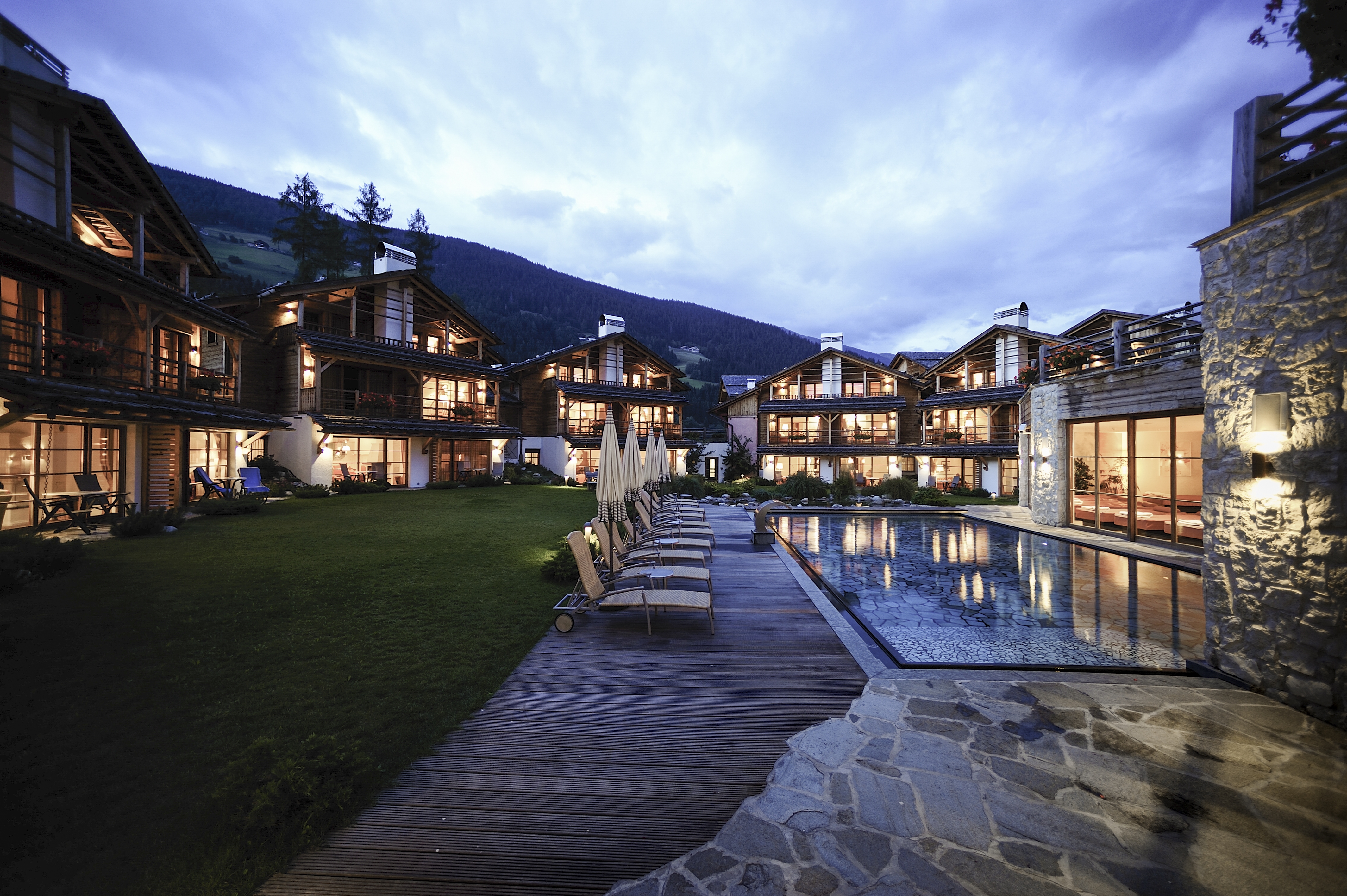 Wanderhotel: Post Alpina - Family Mountain Chalets
 - Post Alpina - Family Chalets Dolomites