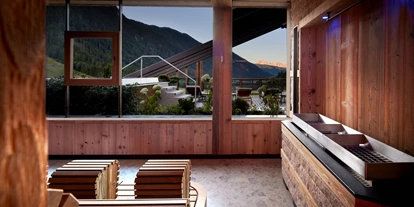 Wanderurlaub - Pools: Schwimmteich - Südtirol - Hotel Quelle Nature Spa Resort *****