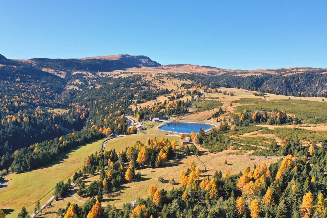 Granpanorama Wellness Hotel Sambergerhof Tourentipps Wanderug zur Toten Kirche und Toten See