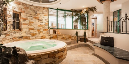 Wanderurlaub - Klassifizierung: 3 Sterne - Unser Whirlpool im Vital-Erlebnis Paradies  - Vital-Hotel Samnaunerhof
