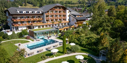 Wanderurlaub - Fahrstuhl - Außenansicht vom Hotel - Ferienhotel Kolmhof