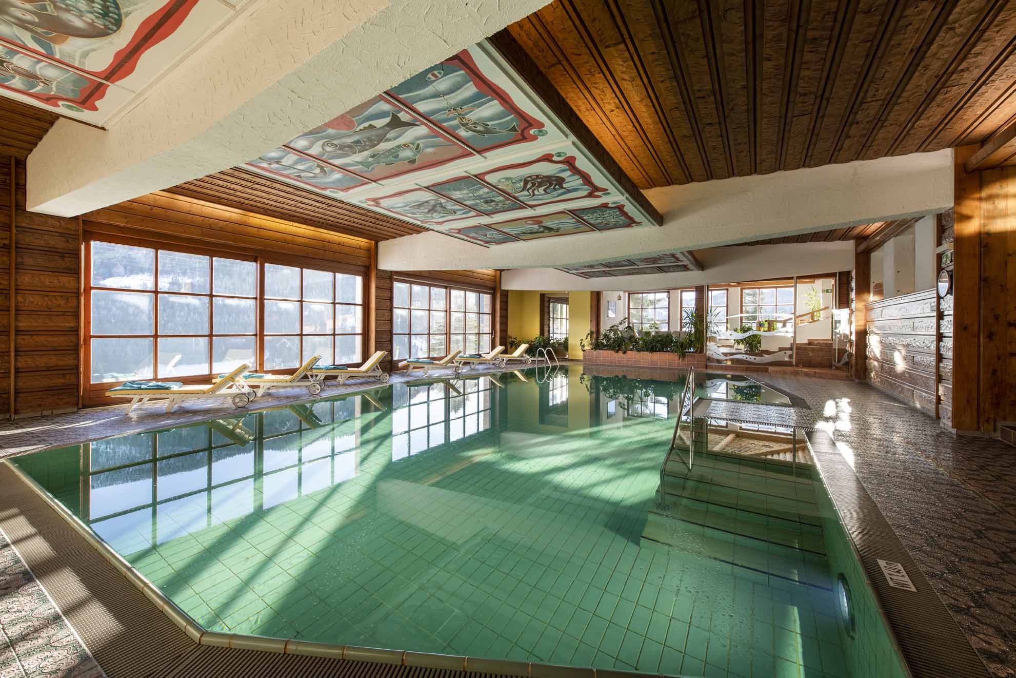 Wanderhotel: Schwimmbad- und Saunalandschaft
©️ Rupert Mühlbacher - Hotel St. Oswald