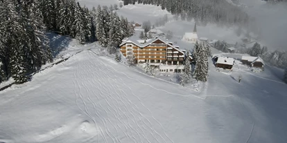 Wanderurlaub - Fahrstuhl - Hotel St. Oswald im Winter - Hotel St. Oswald