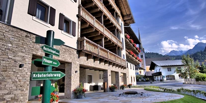 Wanderurlaub - Fahrstuhl - Hotel Westseite - Dorfhotel Kaltenhauser