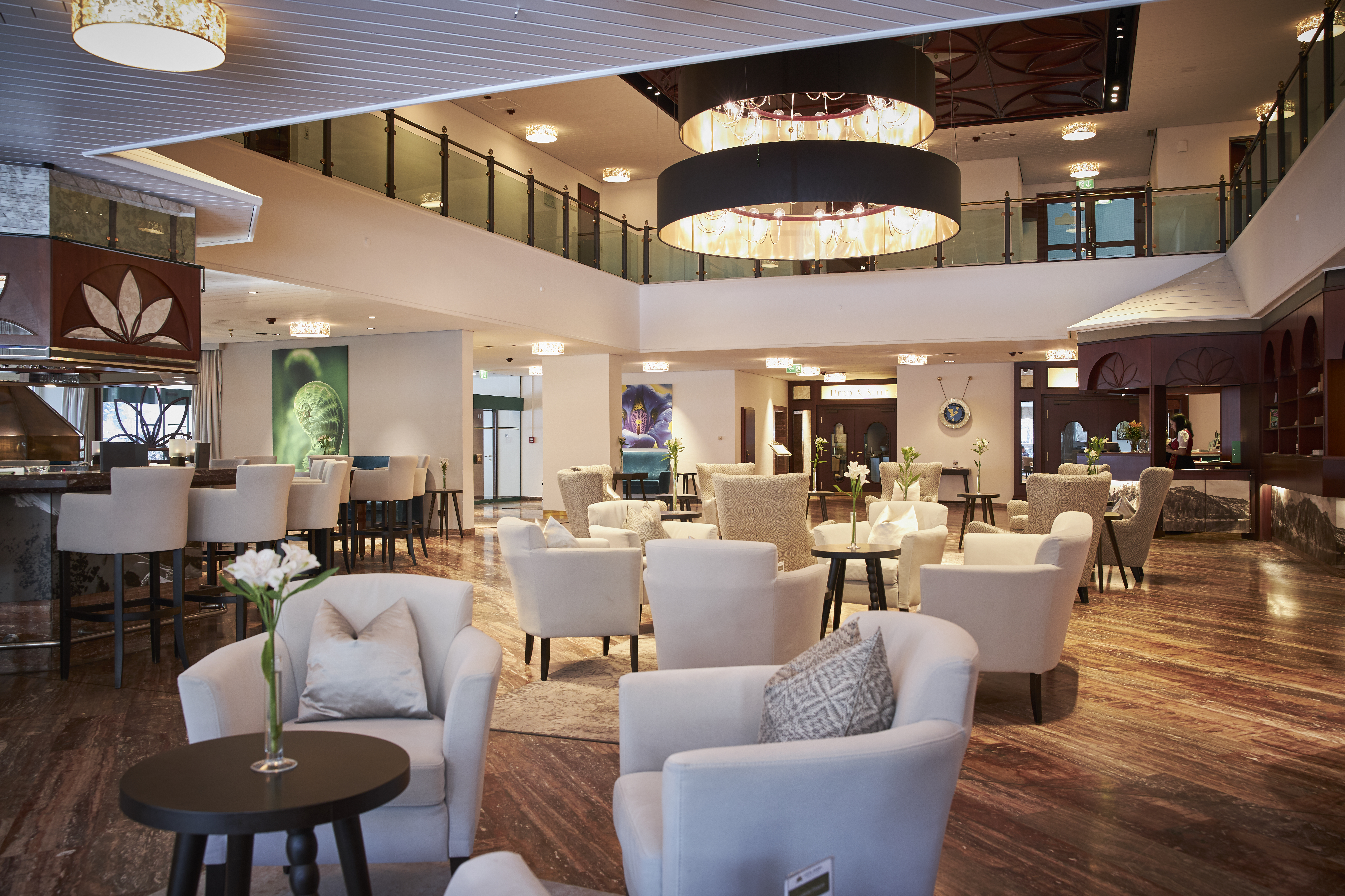 Wanderhotel: "The Gallery", Lobby, Restaurant, Bar - EUROPÄISCHER HOF Bad Gastein
