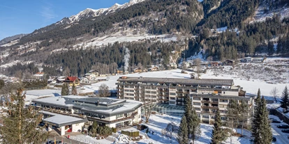 Wanderurlaub - Fahrstuhl - Aussenansicht des Hotels, Winter - EUROPÄISCHER HOF Bad Gastein
