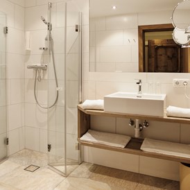 Wanderhotel: Badezimmer alle Zimmer - Hotel Senningerbräu