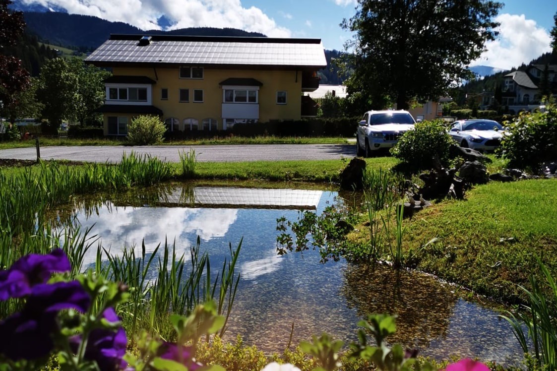 Wanderhotel: Kleiner Teich vor dem Hotel - Hotel Unterhof