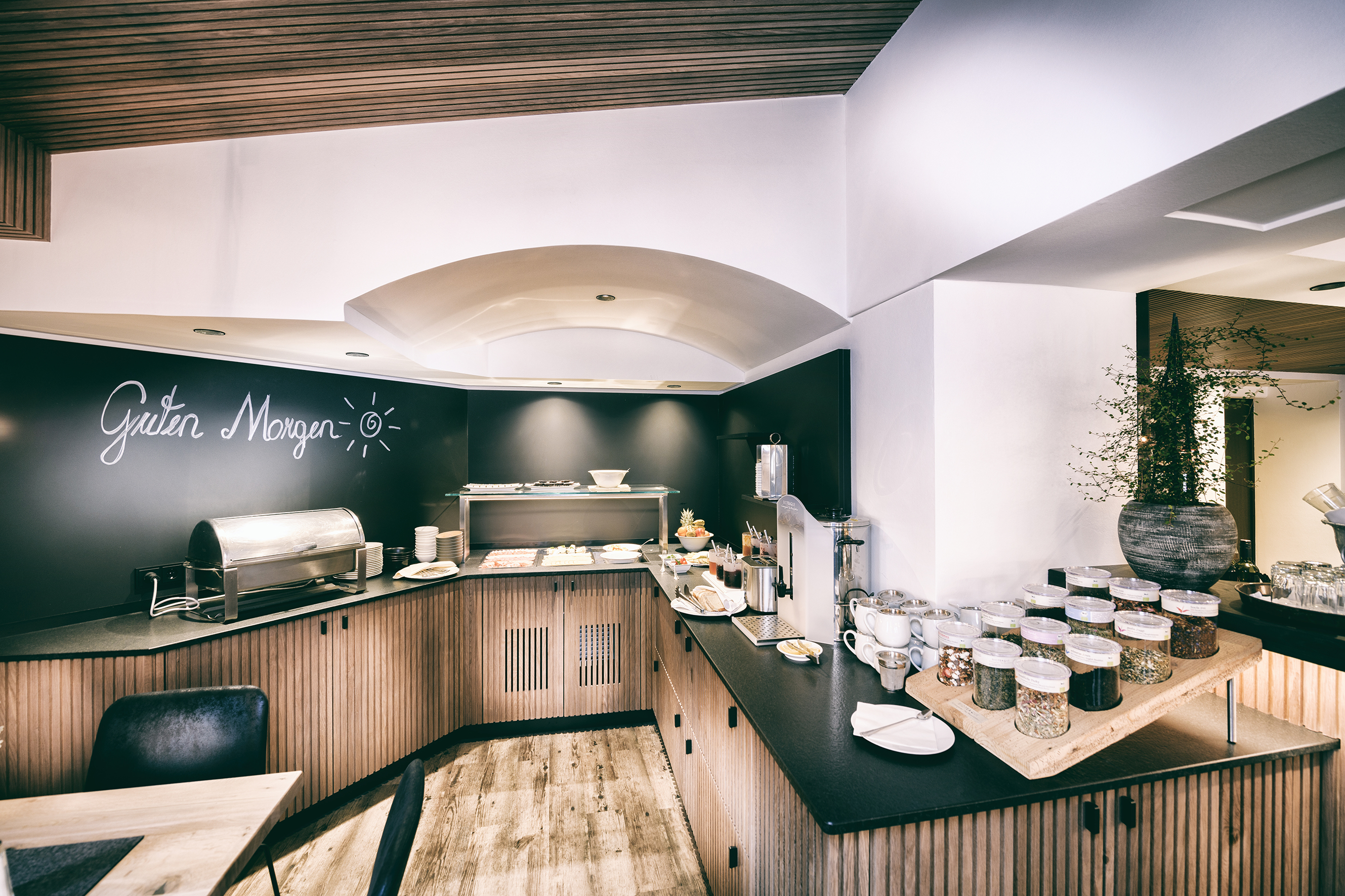 Wanderurlaub - vegetarisches Essen - Hohe Tauern - Frühstücksraum - Hotel Berg-Leben