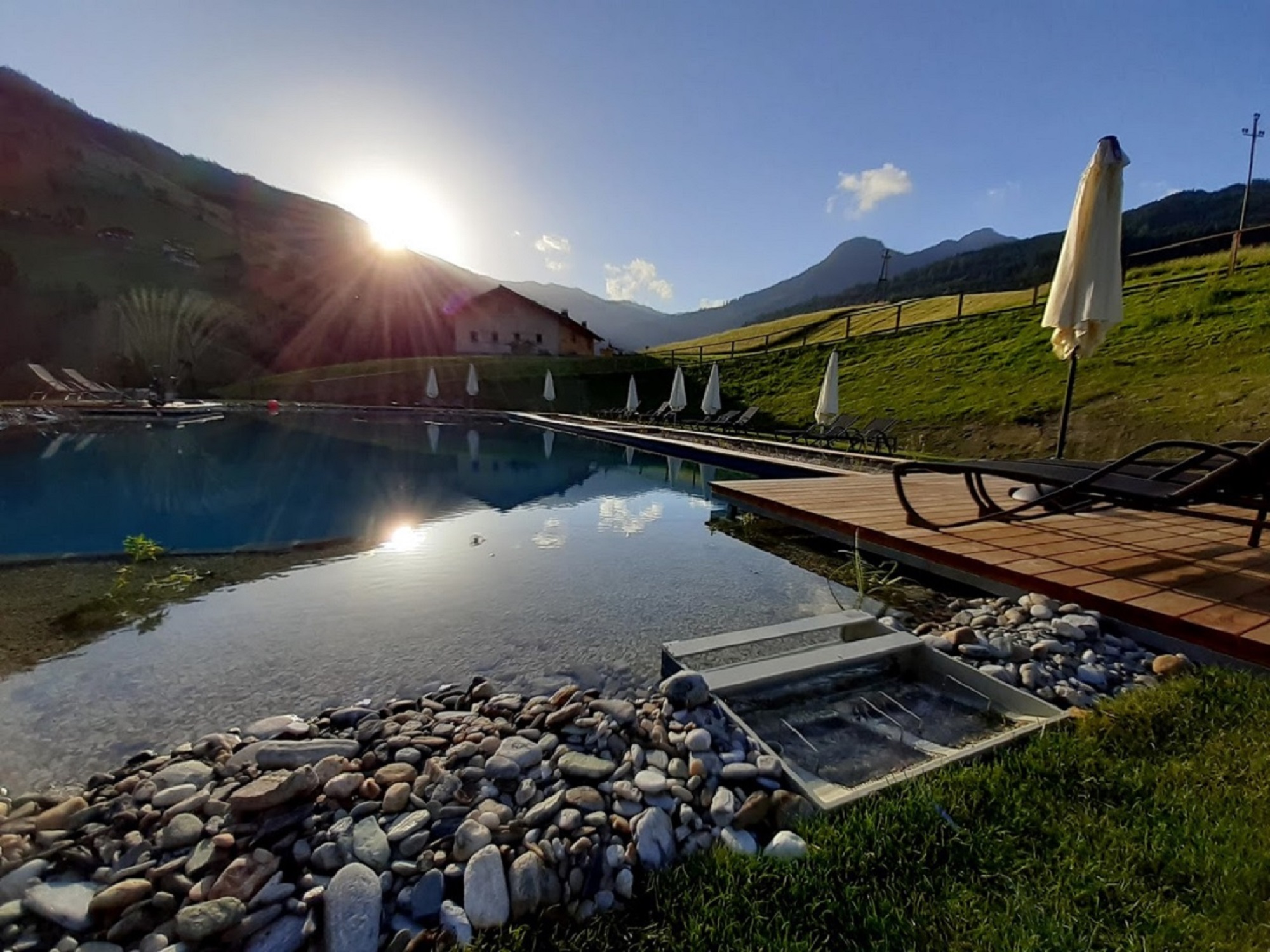 Wanderhotel: Naturpool Hotel Lammwirt Großarl - Morgenstimmung - Hotel Lammwirt