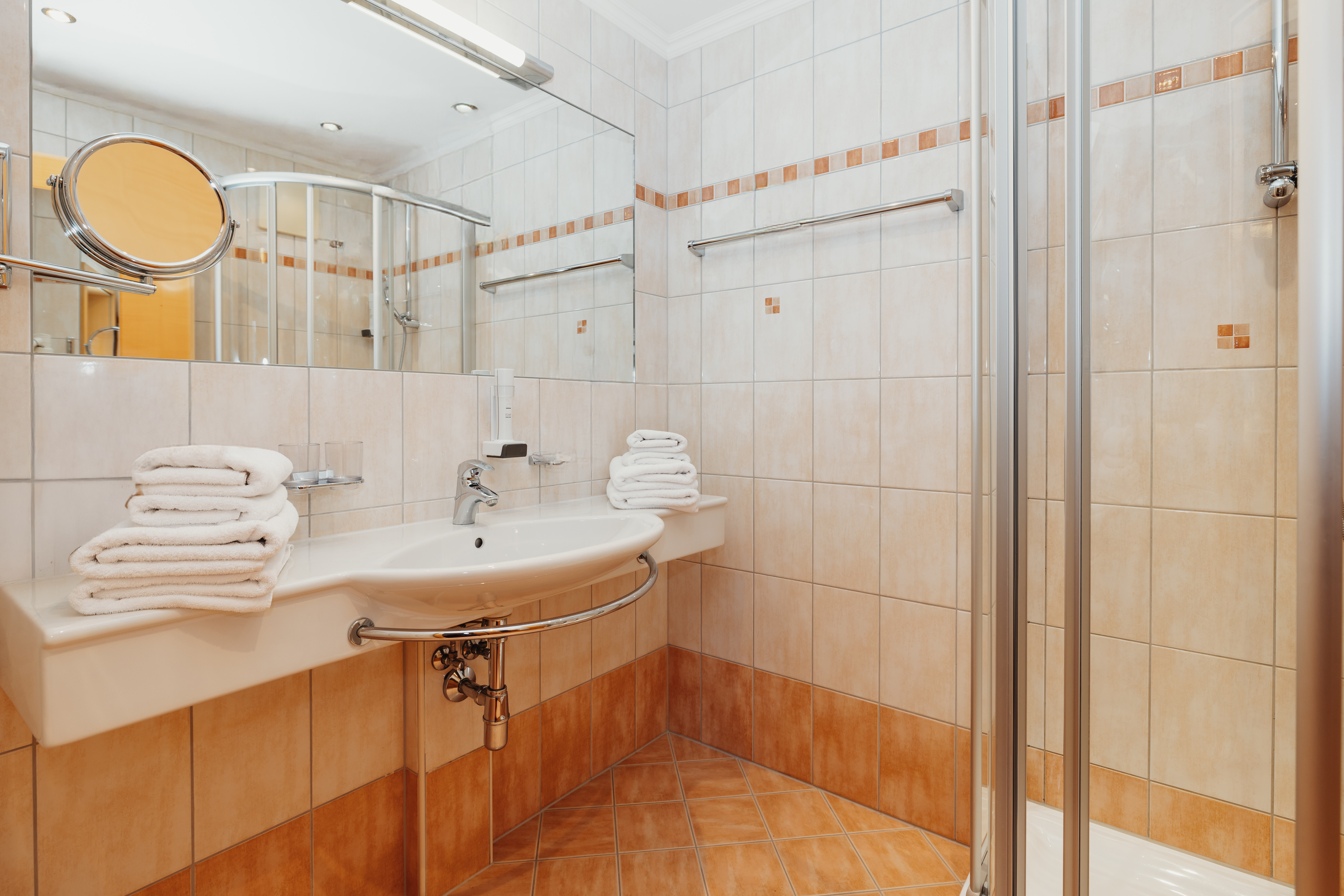 Wanderhotel: Zimmer Panorama im Hotel Lammwirt Großarl - Hotel Lammwirt