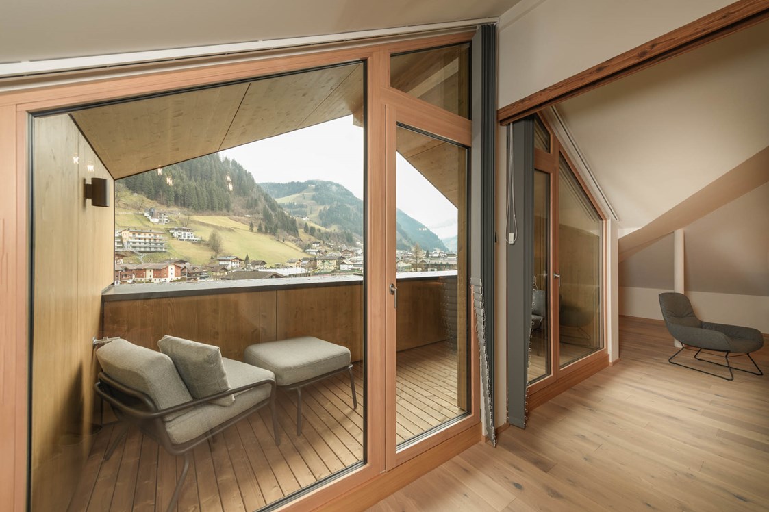 Wanderhotel: Unsere großzügige Terrasse in der Bergzeitsuite. Atemberaubender Ausblick inklusive! - Hotel Bergzeit****