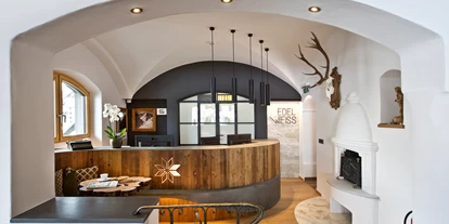 Wanderurlaub - Fahrstuhl - Rezeption - Hotel Edelweiss