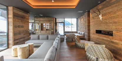Wanderurlaub - Fahrstuhl - Poollounge - Hotel Edelweiss