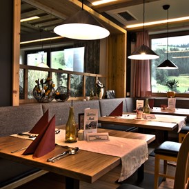 Wanderhotel: Modernes Restaurant - Berghotel Lämmerhof