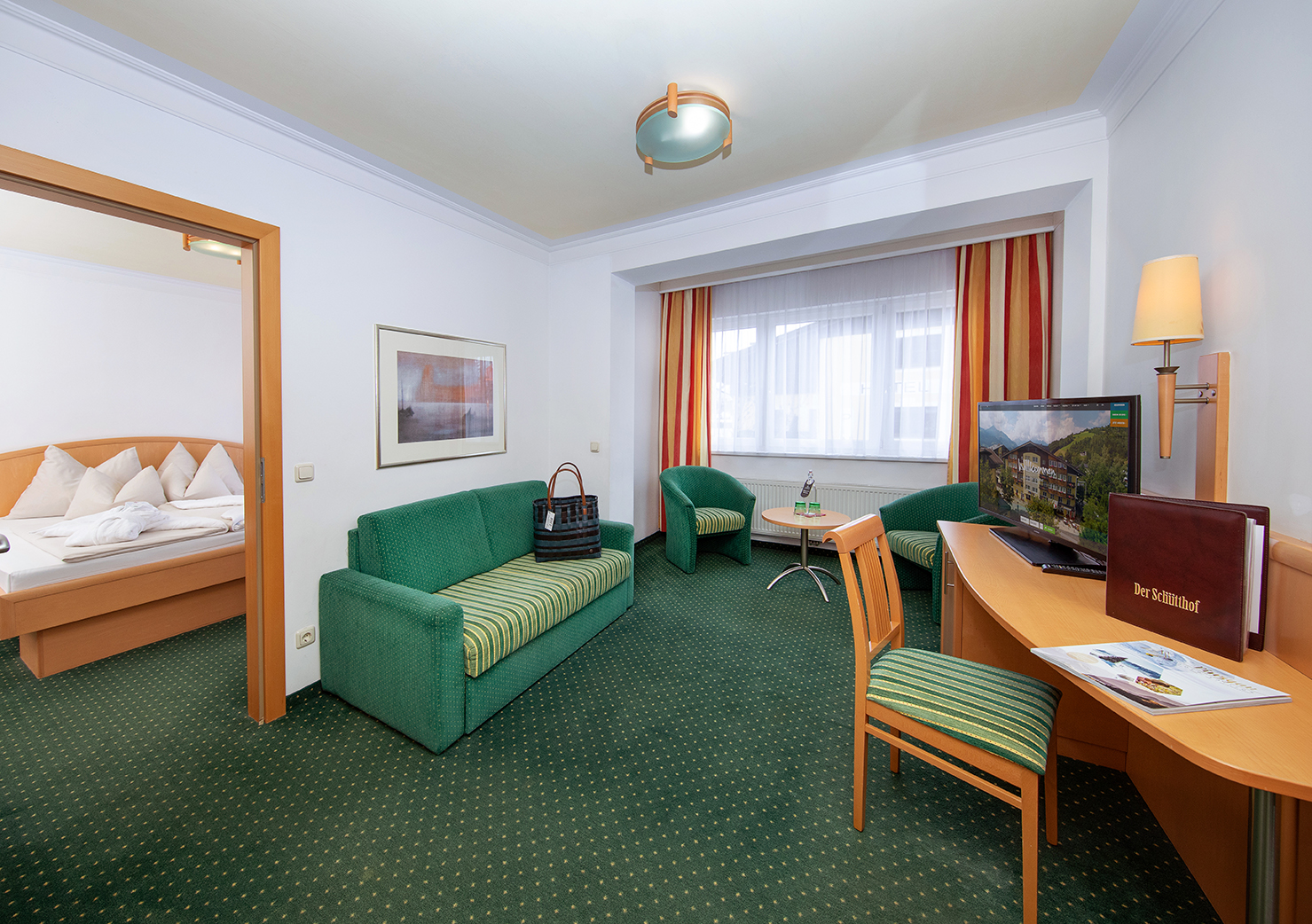 HOTEL DER SCHÜTTHOF  Zimmerkategorien Junior Suite "Kitzsteinhorn"