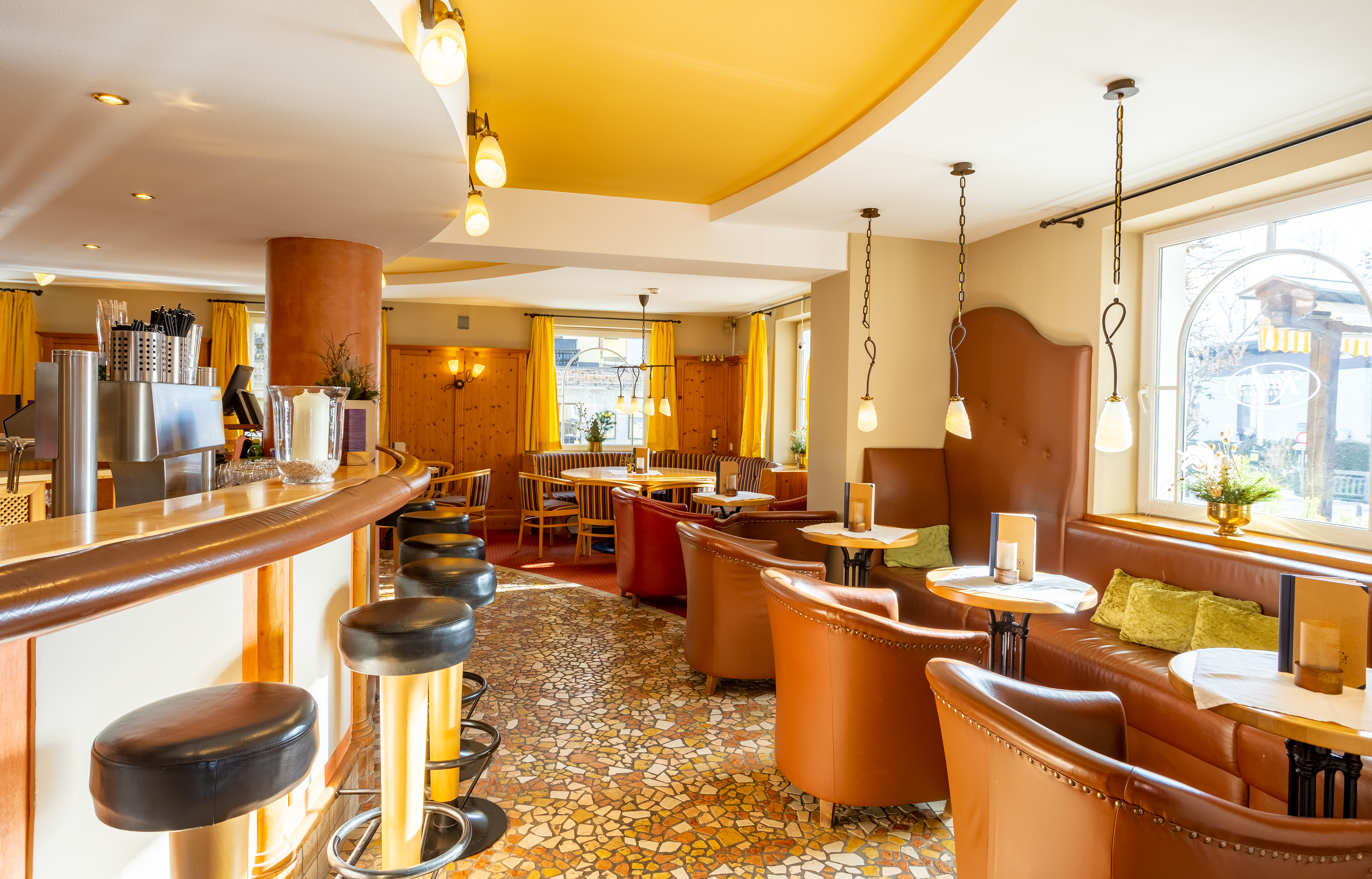 Wanderhotel: Kathis Cafe - HOTEL DER SCHÜTTHOF 