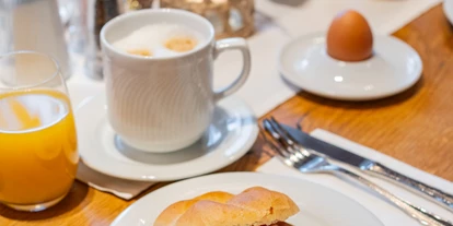 Wanderurlaub - Sonnenterrasse - Bad Aussee - Frühstück - Wander - & Wellnesshotel Kanzler by mi_vida