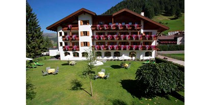 Wanderurlaub - geführte Touren - La Villa in Badia - Der Jagdhof im Sommer - Hotel Jagdhof